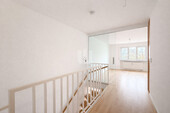 Flur OG - Maisonettenwohnung mit 81,25 m&sup2; in Olching zur Miete
