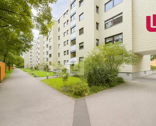 WINDISCH IMMOBILIEN - Moderne 2-Zi.-Wohnung mit geh. Ausstattung und Lift - zentral in Puchheim