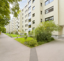 WINDISCH IMMOBILIEN - Moderne 2-Zi.-Wohnung mit geh. Ausstattung und Lift - zentral in Puchheim