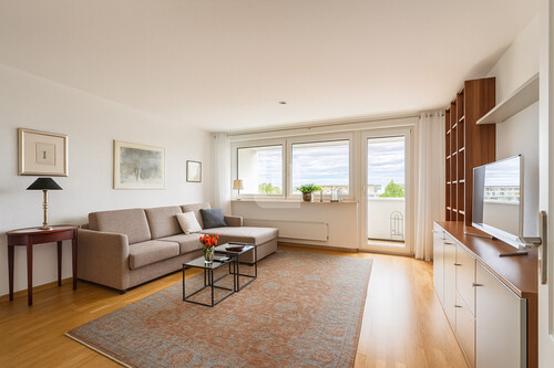 Wohnzimmer - 2 Zimmer Etagenwohnung zum Kaufen in Puchheim