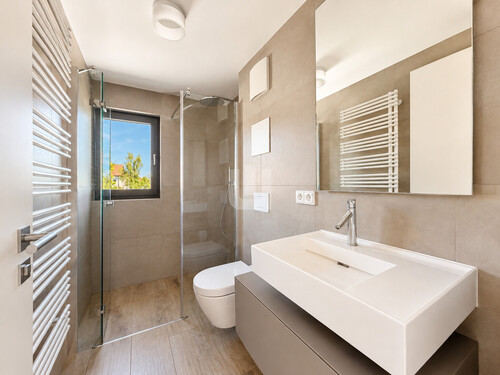 Badezimmer 1. OG - 