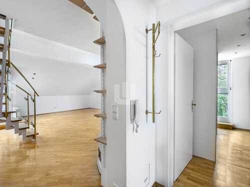 Eingangsbereich - 2 Zimmer Dachgeschoßwohnung in München