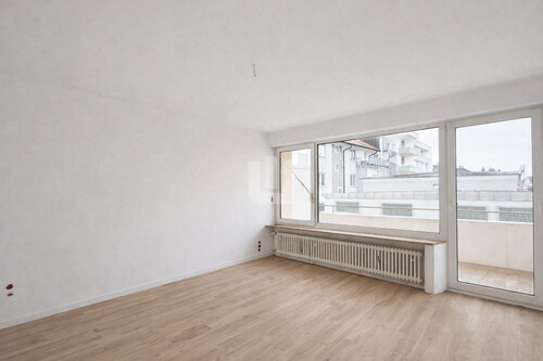 2. Bild Wohnzimmer - 2 Zimmer Etagenwohnung zur Miete in Germering