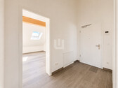 Flur - 2 Zimmer Dachgeschoßwohnung zur Miete in Gröbenzell