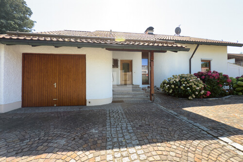 Vorderansicht - 5 Zimmer Einfamilienhaus in Karlsfeld