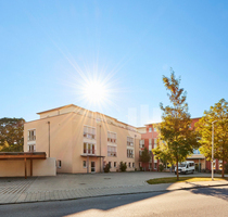 WINDISCH - Bezugsfreie, moderne 2-Zi.-Wohnung mit EBK in der Seniorenresidenz Emmering ab 60 Jahren!