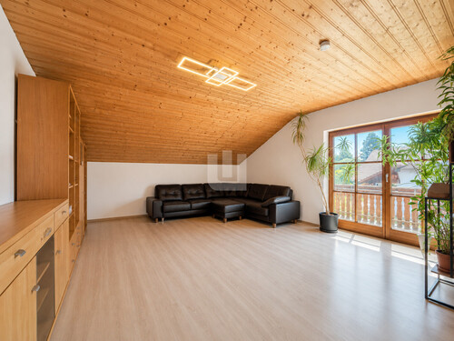 Wohnzimmer - 4 Zimmer Dachgeschoßwohnung in Wörthsee / Etterschlag