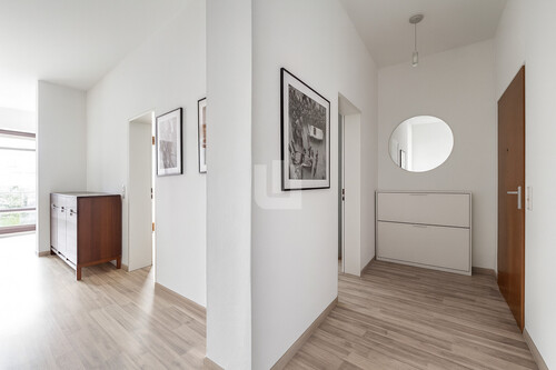 Diele - 3 Zimmer Etagenwohnung zum Kaufen in Fürstenfeldbruck