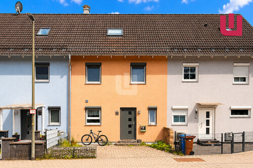 Außenansicht - WINDISCH - Gut geschnittenes RMH im neuwertigen Zustand zentral in Emmering