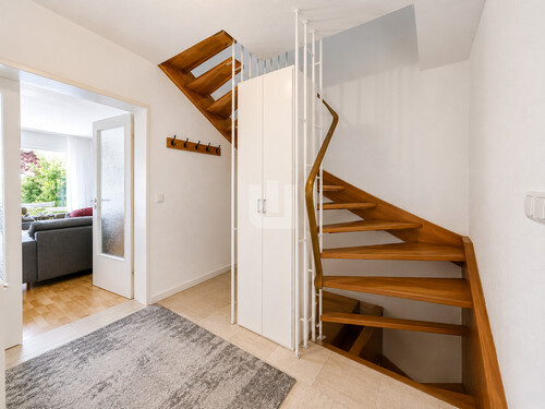 Flur EG - 5 Zimmer Reihenmittelhaus zum Kaufen in Puchheim