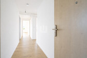 Flur - Etagenwohnung mit 76,00 m&sup2; in Kottgeisering zur Miete
