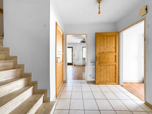Flur - 5.5 Zimmer Doppelhaushälfte zum Kaufen in Gröbenzell