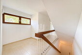 Treppenaufgang - 4 Zimmer Doppelhaushälfte in Gröbenzell
