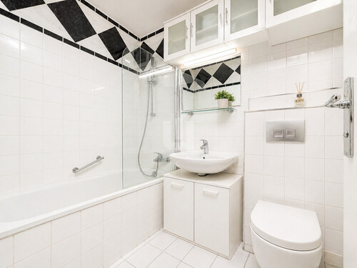 Badezimmer - Etagenwohnung mit 52,58 m&sup2; in München zum Kaufen