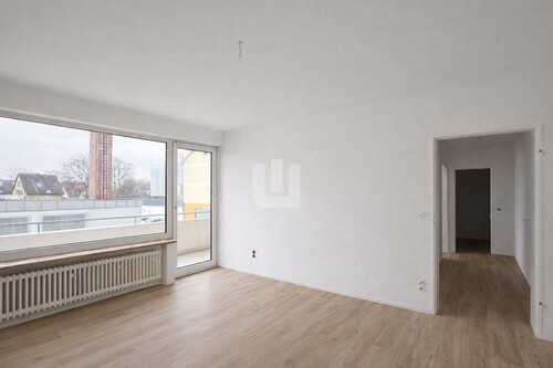 3. Bild Wohnzimmer - 2 Zimmer Etagenwohnung in Germering