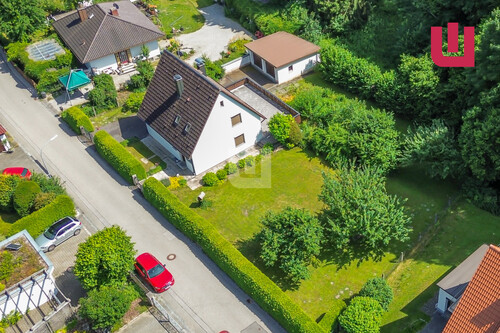 Luftansicht - WINDISCH IMMOBILIEN - Großes Baugrundstück mit Altbestand & Baugenehmigung für 4 DHH in Grafrath!