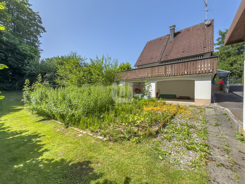 Grundstück mit Altbestand - 