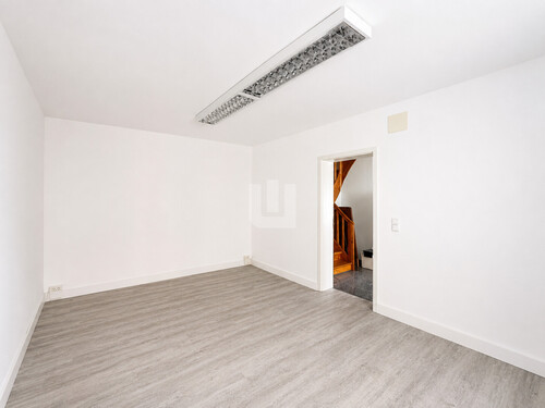 Büroraum im EG - 6 Zimmer Büro in München / Pasing
