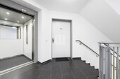 Wohnungseingang - 4 Zimmer Etagenwohnung zum Kaufen in München