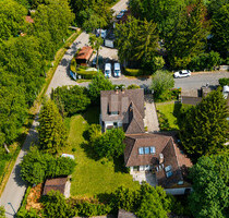 WINDISCH - Großes Grundstück mit Altbestand für ein MFH + Doppelhaus in Ortsrandlage von Gröbenzell