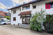 WINDISCH IMMOBILIEN - Gepflegte 2-Zi- Dachgeschosswohnung mit EBK und Balkon in zentraler Lage - Fürstenfeldbruck