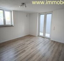 Moderne, charmante 2-Zi-Souterrain-Wohnung WFL ca. 66 m² Energiesparhaus Fußbodenheizung Terrasse und Garage. - Neunburg vorm Wald