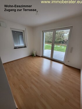 Foto - Große 3-Zi-Neubau-Whg WFL 103 m² zwei Bäder Terrasse Gartenanteil Garage Energiesparhaus-Kfw-55 ab Oktober 26 zu vermieten.