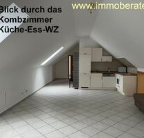 Geräumige Dachgeschoss-Wohung WFL 70 m² Komb. K-E-Wohnzimmer Küchenzeile integriert Fußbodenheizung zu vermieten. - Neunburg vorm Wald