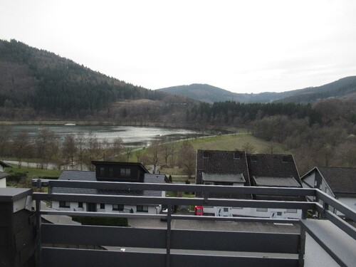 Ausblick - geräumige DG-Wohnung mit traumhaftem Ausblick!