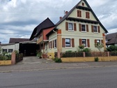 Hausansicht - 8 Zimmer Zweifamilienhaus zum Kaufen in Neuried