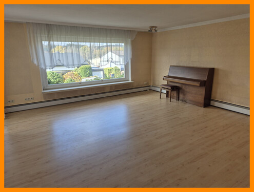 Wohnzimmer (2) - 5 Zimmer Einfamilienhaus in Bad Wildungen / Odershausen