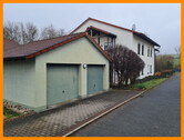 Ansicht mit Garage - 3-Zimmer-Wohnung in Bad Wildungen zu vermieten