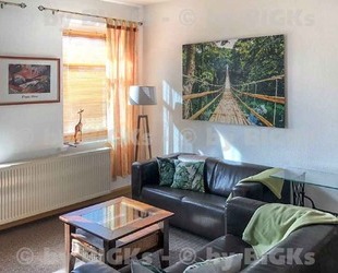 BIGKs - Halle - Ammendorf - Möblierte 2 Raumwohnung,Wohnküche,Bad mit Wanne und Dusche (-;)