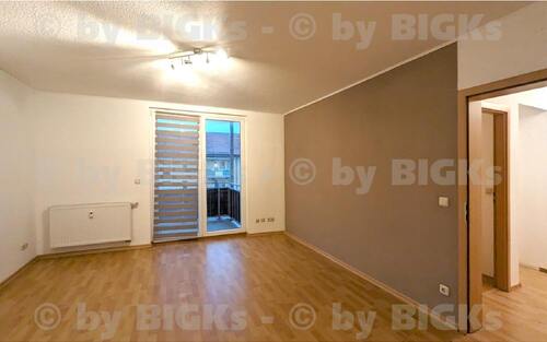 Wohnraum - BIGKs: Suhl - Leninring - 2 Raum Wohnung Suhl,sep.Küche,Wannenbad, Balkon (-;)
