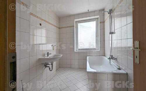 Bad - Etagenwohnung mit 59,20 m&sup2; in Suhl zur Miete