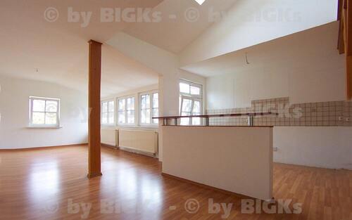 Wohnraum - BIGKs - Suhl Mitte: 3-Zimmer Wohnung,sep.Küche&Bad mit Wanne u.Dusche (-;)