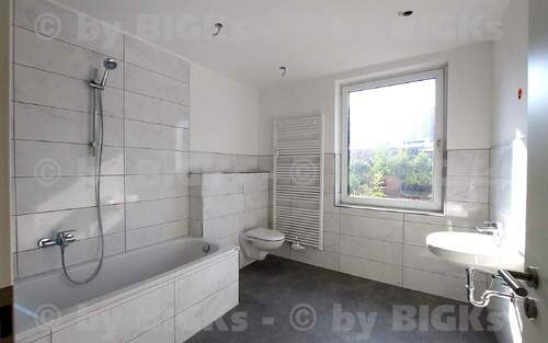 Bad - 4 Zimmer 4- Zimmerwohnung zur Miete in Suhl