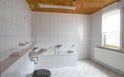Bad - Etagenwohnung mit 42,82 m&sup2; in Suhl zur Miete