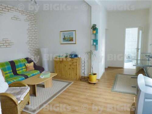 Wohnzimmer - BIGKs - Halle - Ost - Möblierte 2-Zimmer Wohnung, Gartenmitbenutzung (-;)