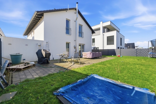 Rückansicht- Haus und Garten - 