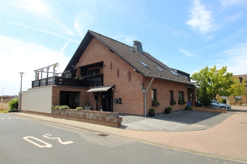 Aussenansicht - 5 Zimmer Einfamilienhaus zum Kaufen in Wesseling