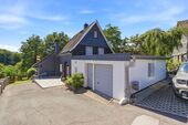 Aussenansicht Front - 7 Zimmer Einfamilienhaus zum Kaufen in Wermelskirchen