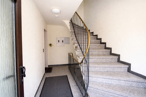 EG_Hausflur - 11 Zimmer Mehrfamilienhaus, Wohnhaus in Brühl