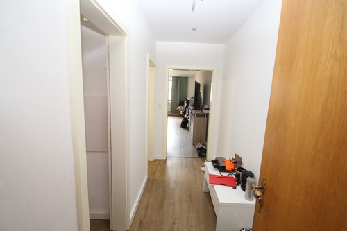 13_EG_hinten_Flur02 - 