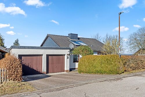 Frontansicht - 5 Zimmer Einfamilienhaus zum Kaufen in Hellenthal / Dickerscheid