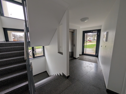 Hausflur - 4- Zimmerwohnung mit 129,00 m&sup2; in Bonn zur Miete