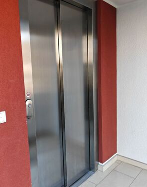 Aufzug - 2- Zimmerwohnung mit 76,00 m² in Hürth / Hermülheim zur Miete