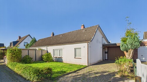 EG_Aussen - Mit 3D: Charmantes Einfamilienhaus in Buxtehude modernisiert zentrale Lage ideal für Paare & kleine Familien