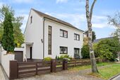 Aussenansicht - 8 Zimmer Zweifamilienhaus zum Kaufen in Köln