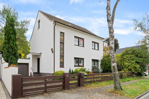 Aussenansicht - 8 Zimmer Zweifamilienhaus zum Kaufen in Köln
